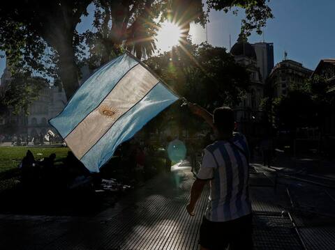 Emoción y confusión, Argentina envía un último adiós a su leyenda Maradona