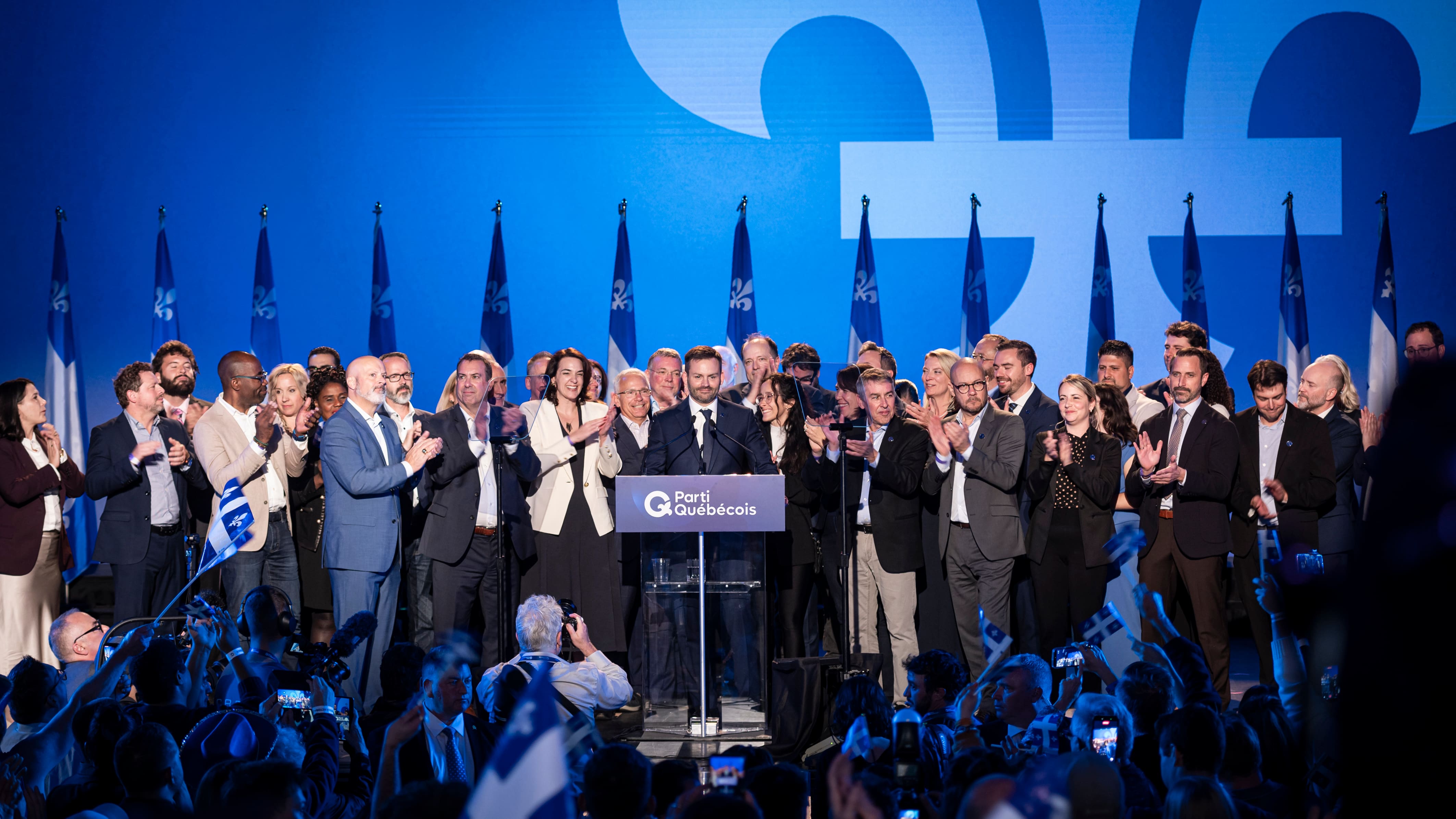 Le monde accueille la victoire du PQ avec un haussement d’épaules