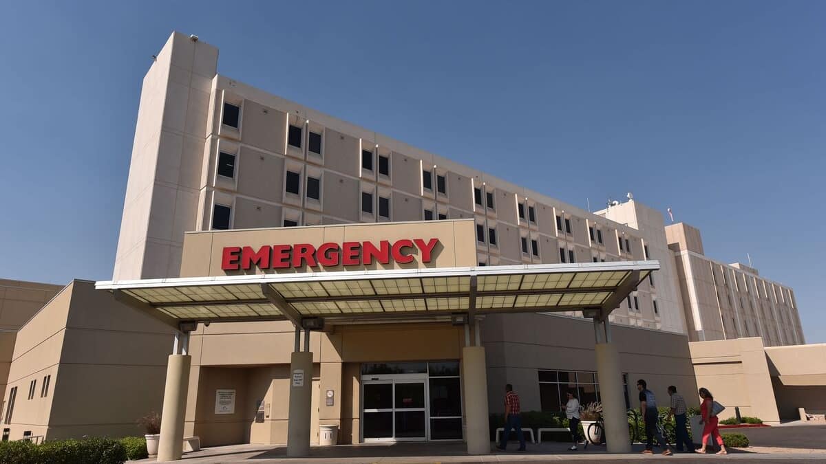 Renvoyée chez elle par des infirmières: une mère américaine accouche dans le stationnement d’un hôpital