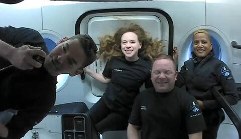 À quoi ressemble la vie dans l’espace pour les touristes de SpaceX?
