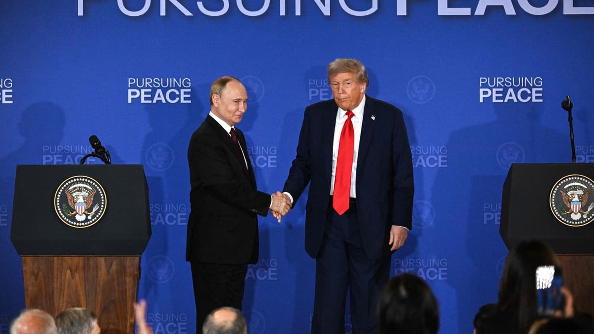 EN DIRECT | Trump et Poutine se séparent sans dévoiler de plan pour l'Ukraine