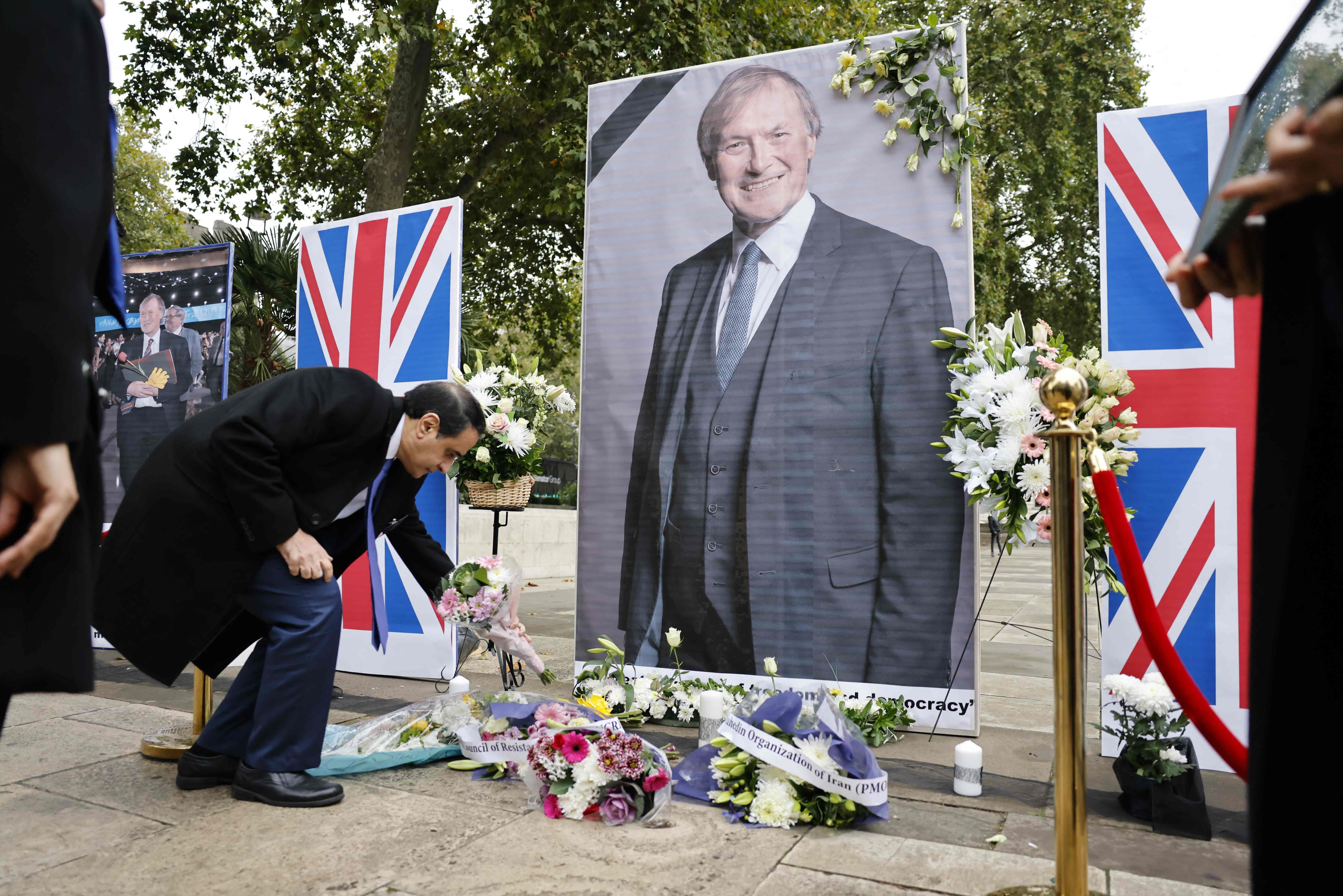 D&eacute;put&eacute; britannique tu&eacute;: le suspect accus&eacute; de meurtre et pr&eacute;paration d'actes terroristes