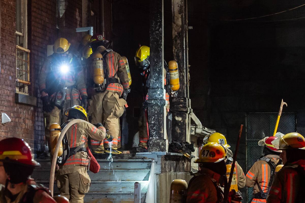 Un homme &eacute;vacu&eacute; apr&egrave;s un incendie dans Villeray