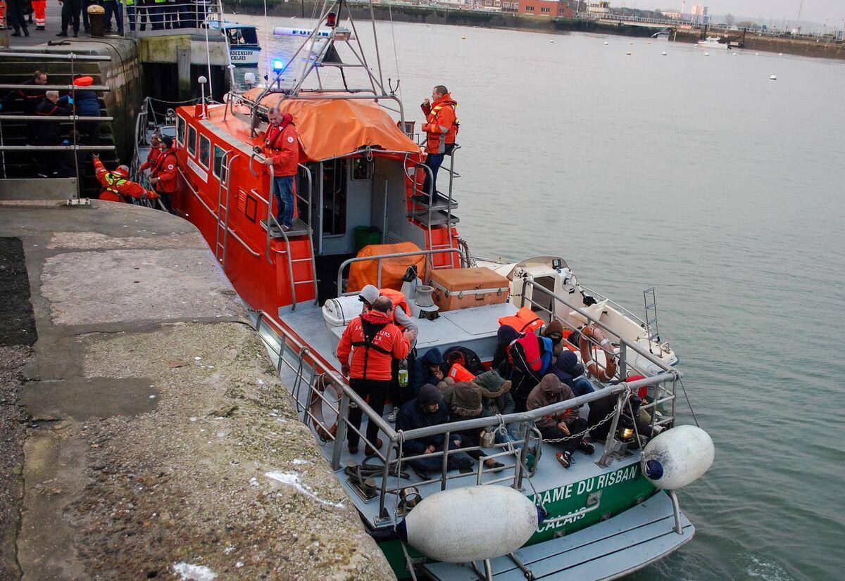 Une trentaine de migrants secourus dans la Manche | TVA Nouvelles
