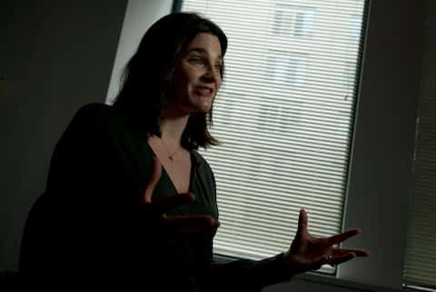 Cinayet ve tecavüzle tehdit edilen dezenformasyon uzmanı Fox News'e dava açmak istiyor