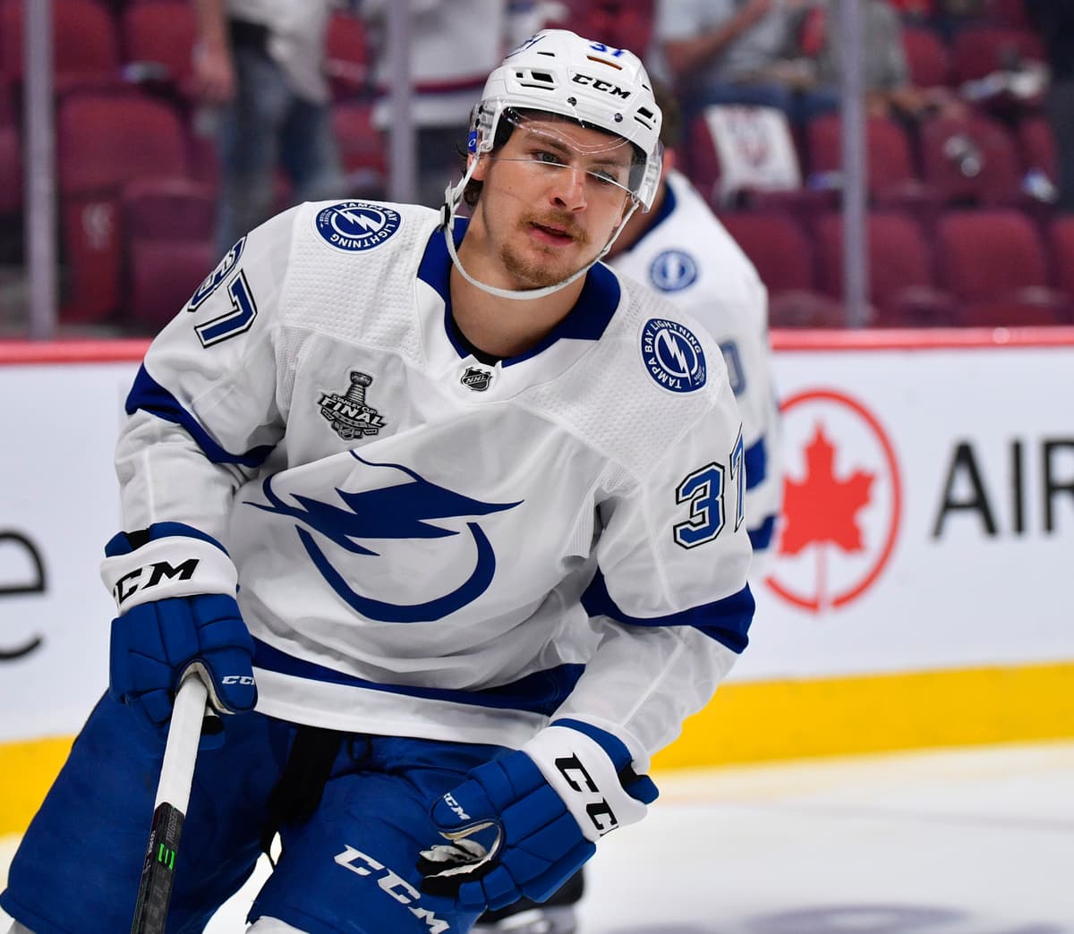 &Agrave; 33 ans, Yanni Gourde signe un pacte de six ans avec le Lightning