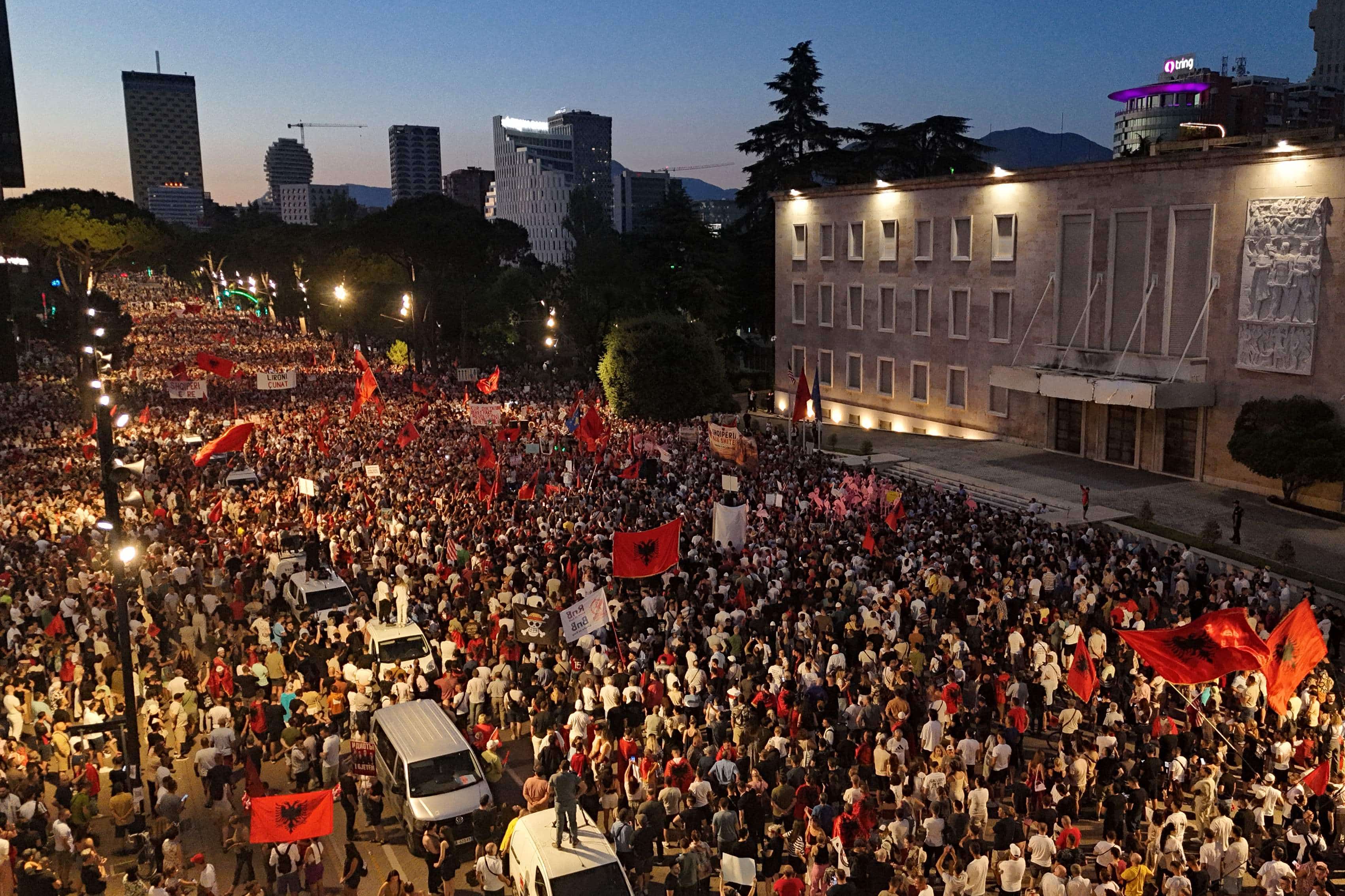 “Albania not for sale”: massive mobilization against a real estate project linked to the Trump family