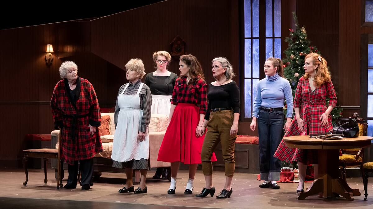 «Huit femmes» au Théâtre de Rougemont: un huis clos policier bien ficelé