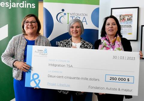 From left to right, Johanne de Blois, Chair of the Board of Directors of Integration TSA (ITSA), Valérie Lavoie, President and Chief Operating Officer Desjardins General Insurance Group and Chair of the ITSA fundraising campaign, and Anne-Marie Day, Executive Director of the Autistic & Major Foundation, at the presentation of the check for $250,000 Thursday morning in Quebec City.