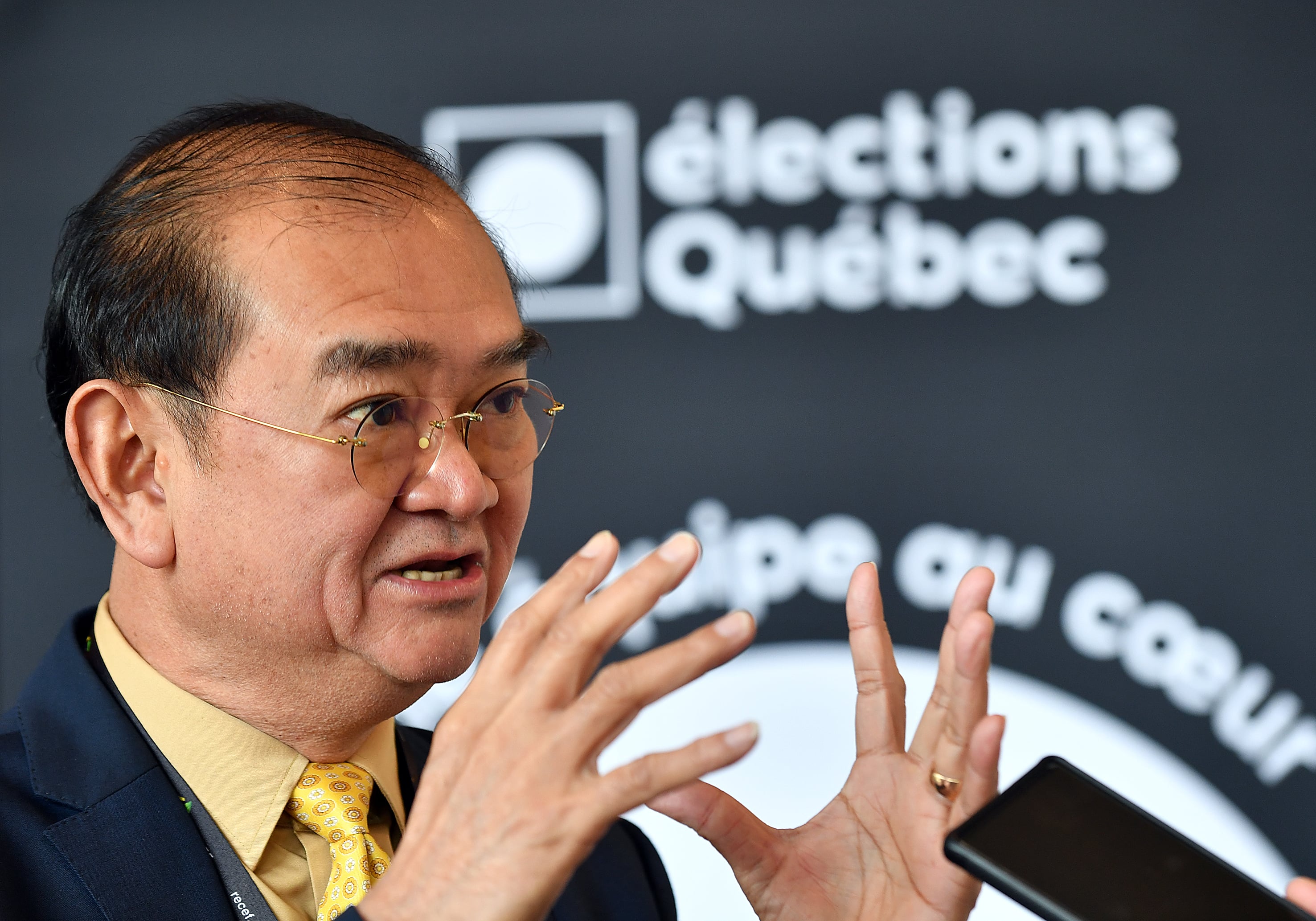 Du Cambodge, il vient observer l’élection québécoise pour en tirer des leçons