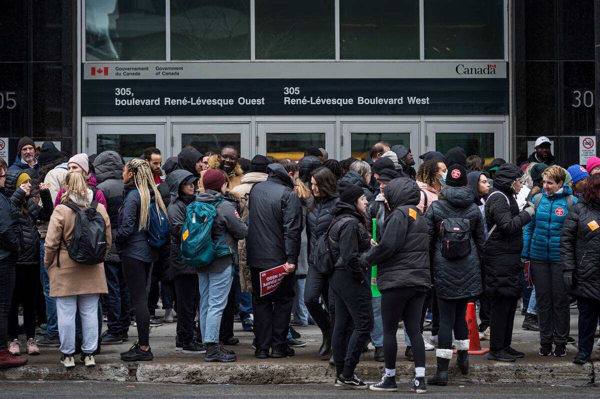 De plus en plus de fonctionnaires f&eacute;d&eacute;raux, mais des services de pire en pire