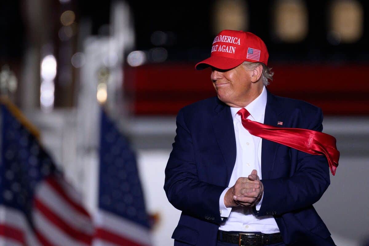 Avec 2024 en ligne de mire, Trump redouble de désinformation sur les ...