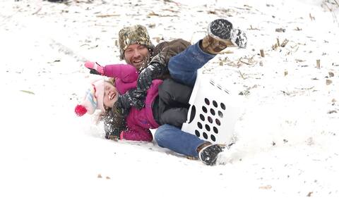 Estados Unidos: Continúa la ola de frío y también se corta el suministro eléctrico