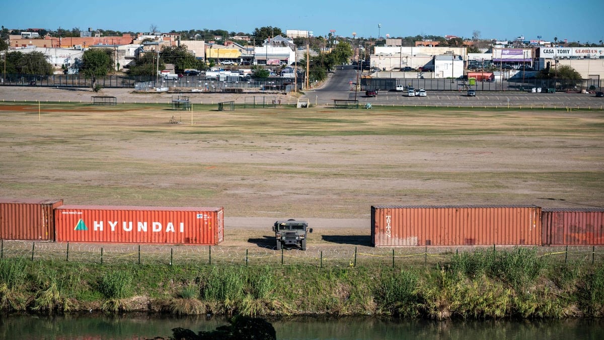 Le Texas construit son propre «mur» à la frontière avec le Mexique