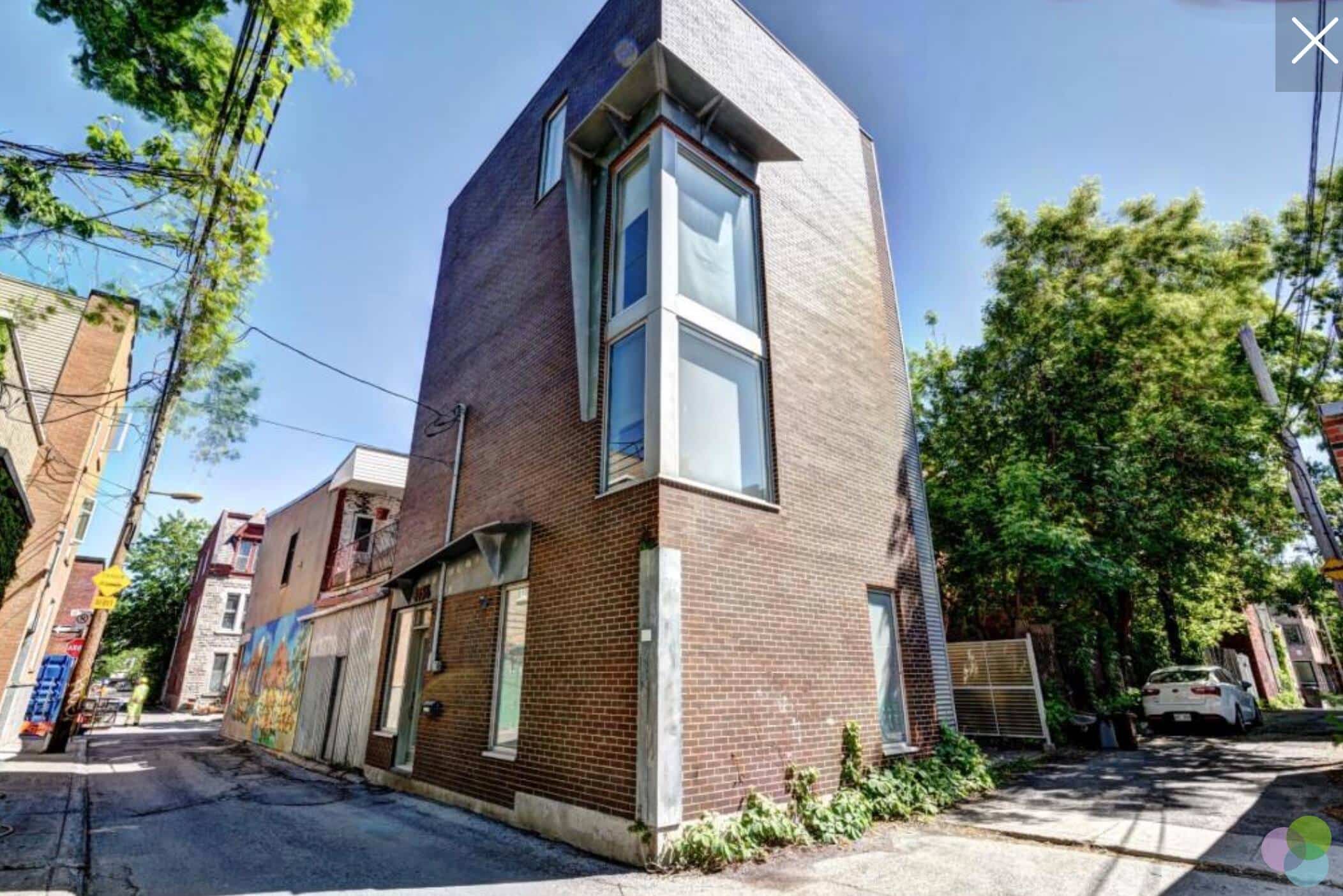 Une maison cachée dans une ruelle à 1 195 000$
