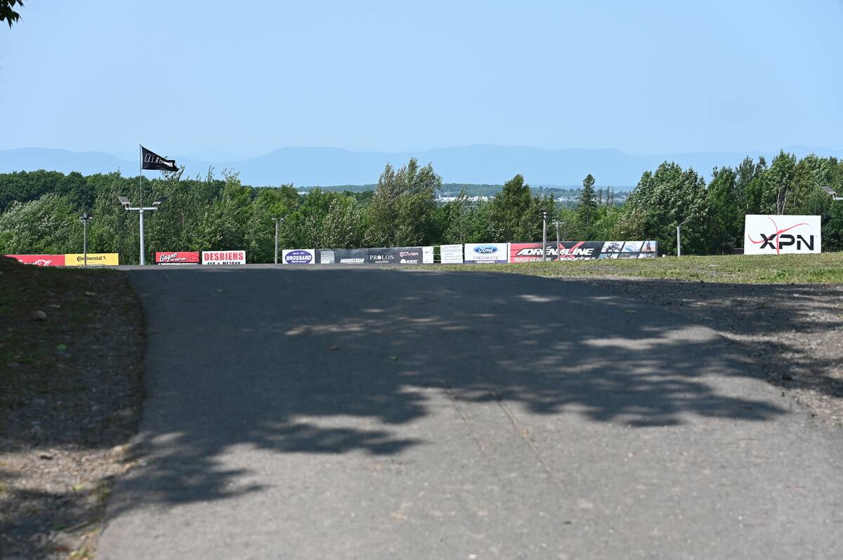 Se cree que un mal reensamblaje del sistema de frenos de la motocicleta es la causa de este accidente.