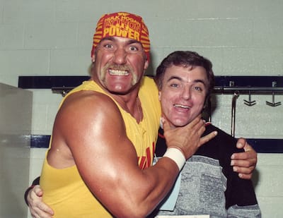 Le jornalista esportivo no Journal de Montréal, Marc DeFoy. Foi relatado o prêmio comemorativo de Elmer Ferguson em 2010. Na foto: Hulk Hogan e Marc DeFoy Janvier 1991 Pierre-Yvon Pelletier / LES ARCHIVES / LE JOURNAL DE MONTREAL