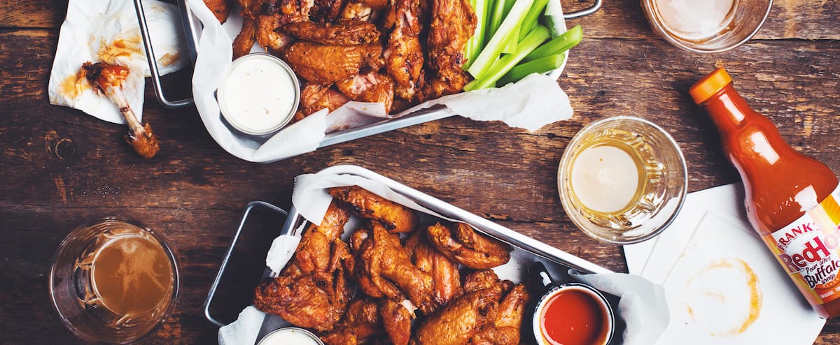 Trois recettes d’ailes de poulet pour le Super Bowl
INGRÉDIENTS
MÉTHODE
INGRÉDIENTS
MÉTHODE
INGRÉDIENTS
MÉTHODE