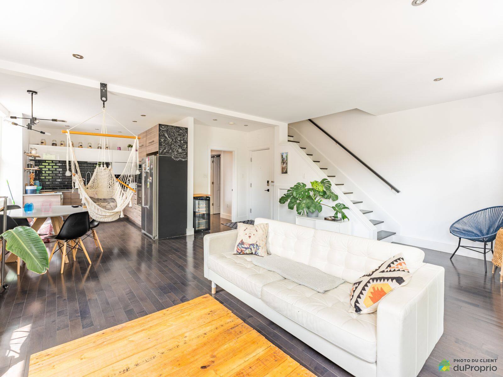 Un condo avec terrasse sur le toit à 729 000$