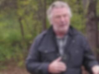 Il parle pour une première fois devant les caméras