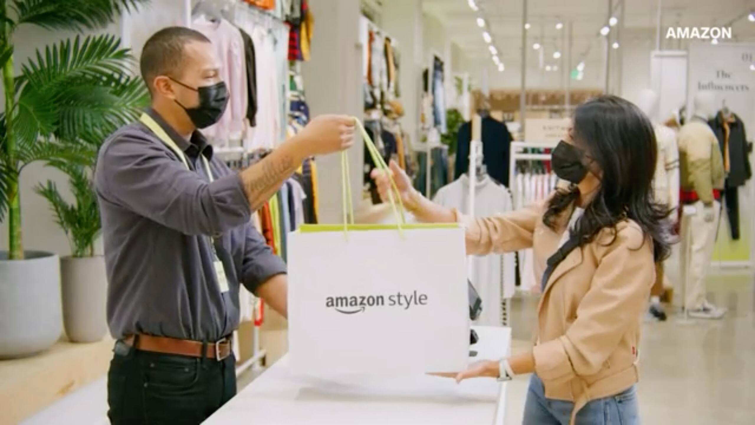 Amazon lance son premier magasin de v&ecirc;tements en personne, truff&eacute; d'algorithmes