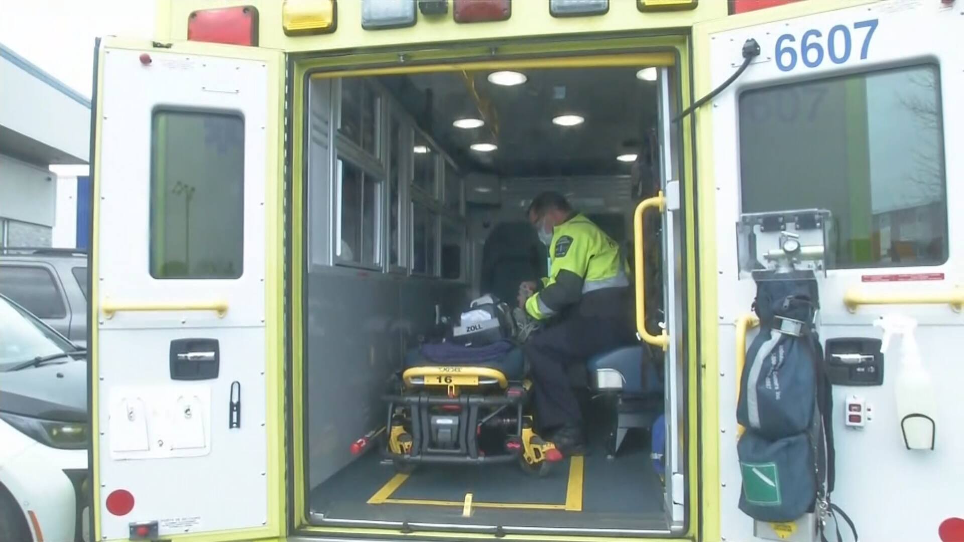 Des paramédics envoyés en renfort à l'hôpital de SaintJeansur