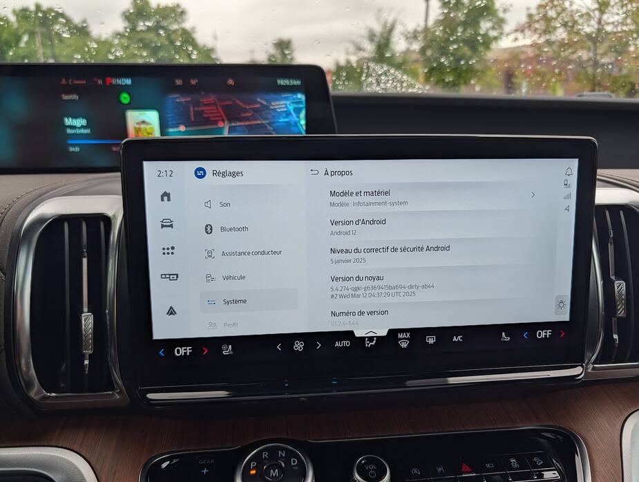 Le Ford Expedition 2025 est équipé d’Android 12, lancé en 2021.