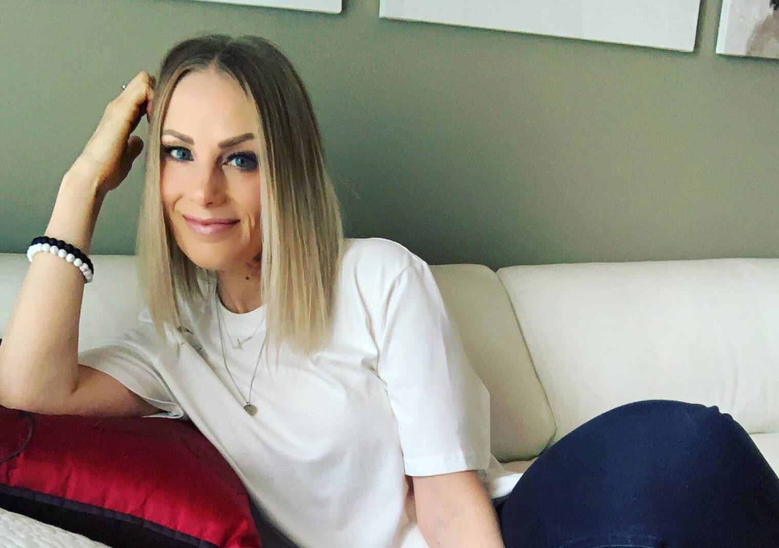 Elle s'ouvre sur le décès de sa grand-mère