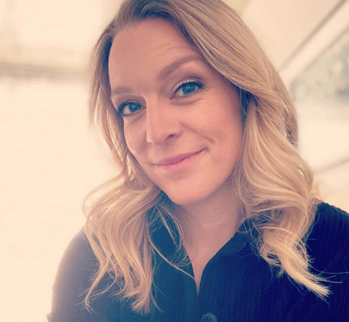 Deux looks audacieux, flamboyants et colorés