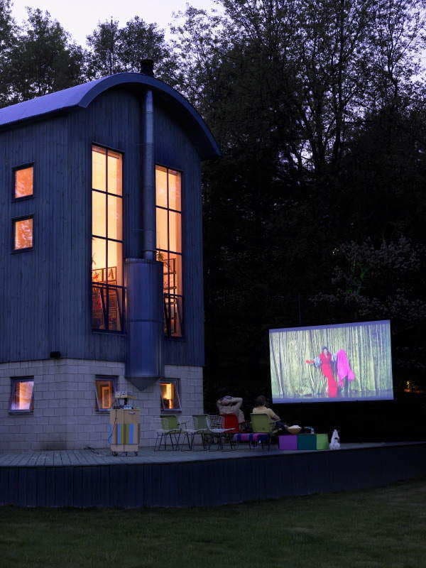 How to Create Your Own Outdoor Home Theater on a Budget