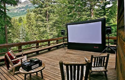 How to Create Your Own Outdoor Home Theater on a Budget