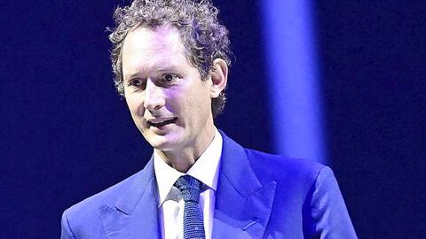 Nonostante sia nato a New York, John Elgan ha la doppia cittadinanza italiana e americana.