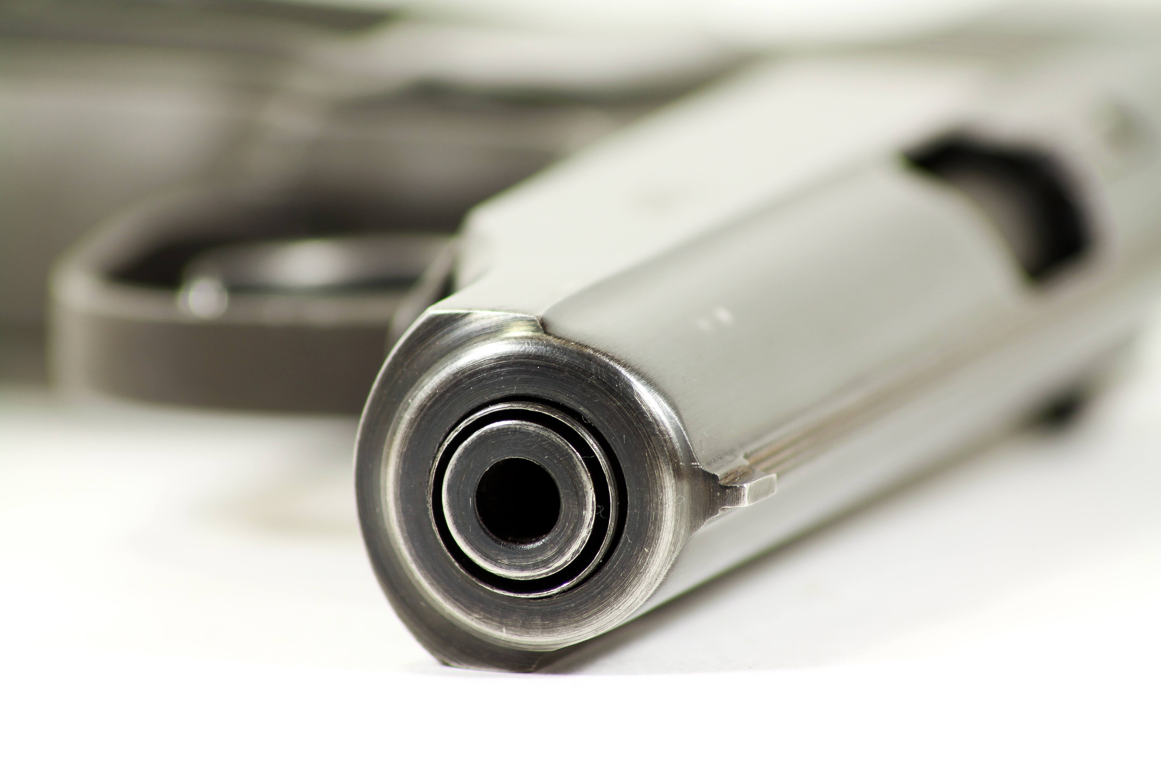 Le d&eacute;sarmement des personnes coupables de violence conjugale autoris&eacute; aux &Eacute;tats-Unis