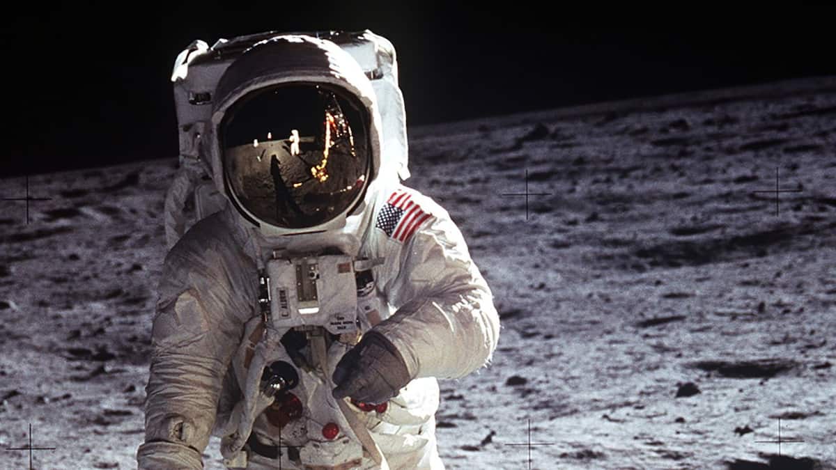 Gli scienziati sviluppano una tuta da astronauta che trasforma l’urina in acqua potabile Gli scienziati sviluppano una tuta da astronauta che trasforma l’urina in acqua potabile