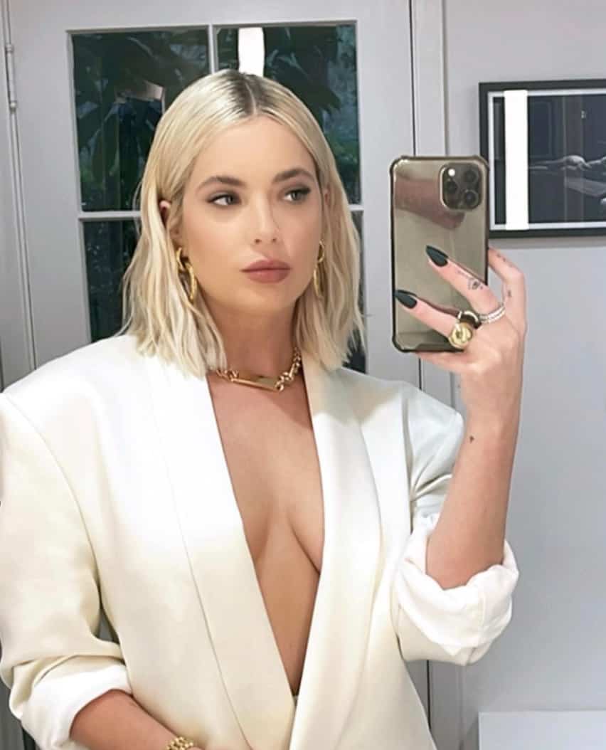 Ashley Benson ose la «naked dress» et c’est WOW!