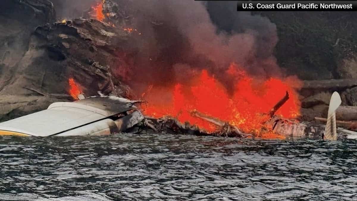 IN PICTURES | Seaplane catches fire after emergency landing in Washington state IN PICTURES | Seaplane catches fire after emergency landing in Washington state