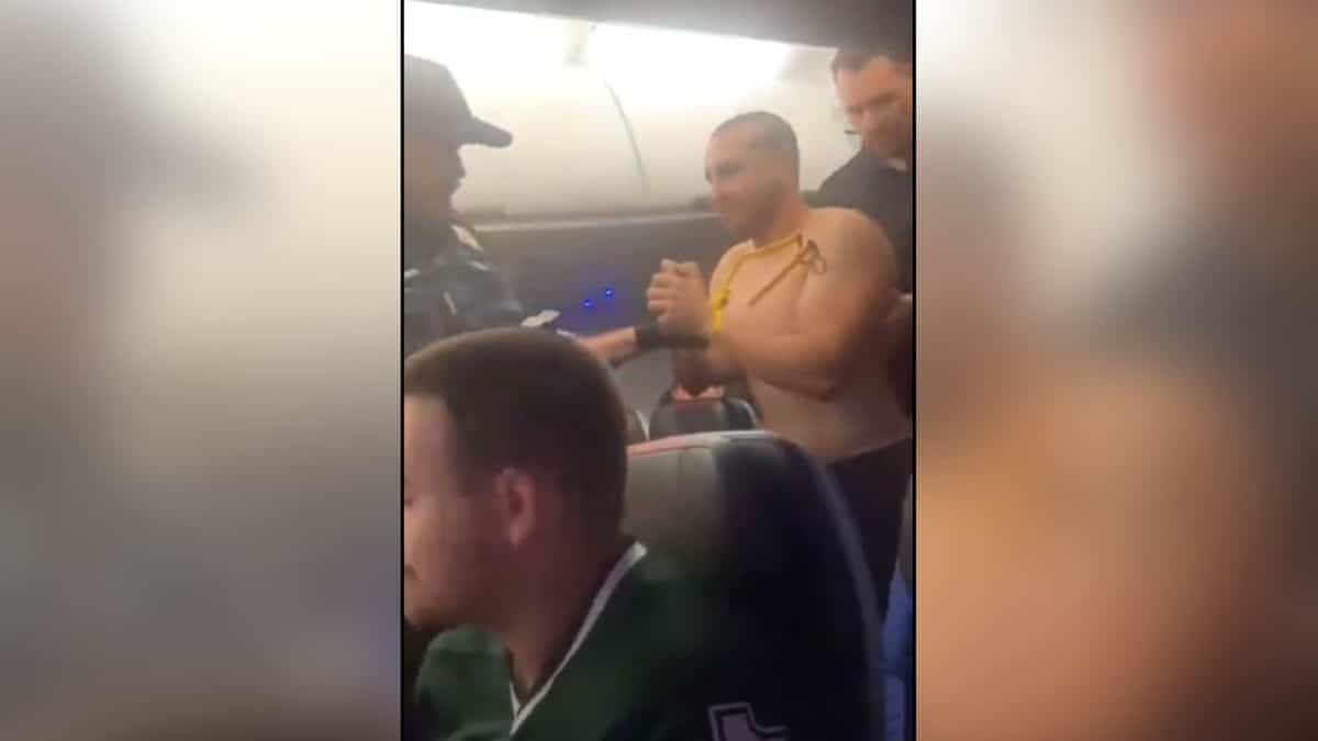 EN VIDÉO | Un passager avale 10 comestibles de cannabis et sème le chaos dans un avion