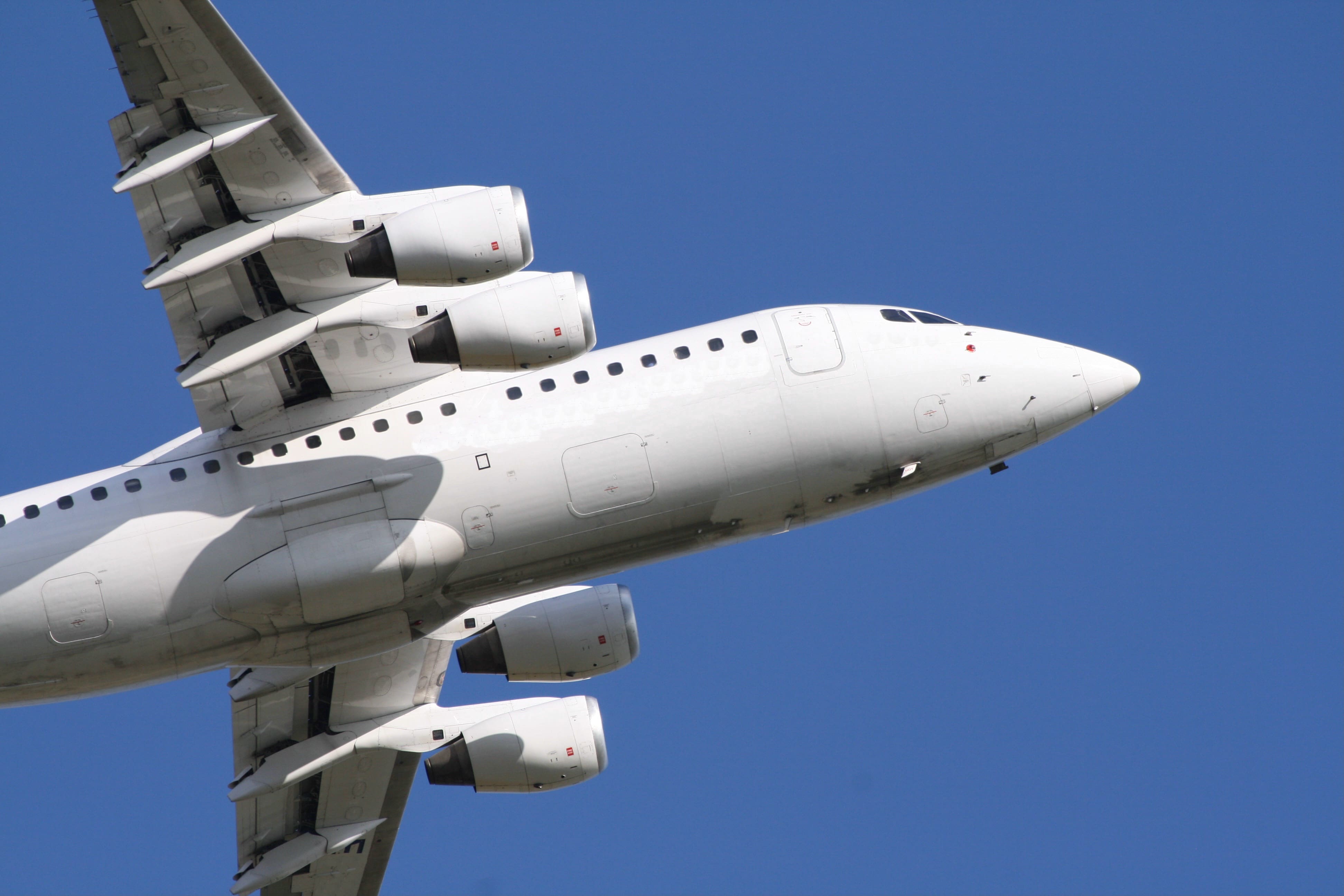 Transport a&eacute;rien r&eacute;gional: pr&egrave;s de 1 milliard $ de manque &agrave; gagner pour Qu&eacute;bec