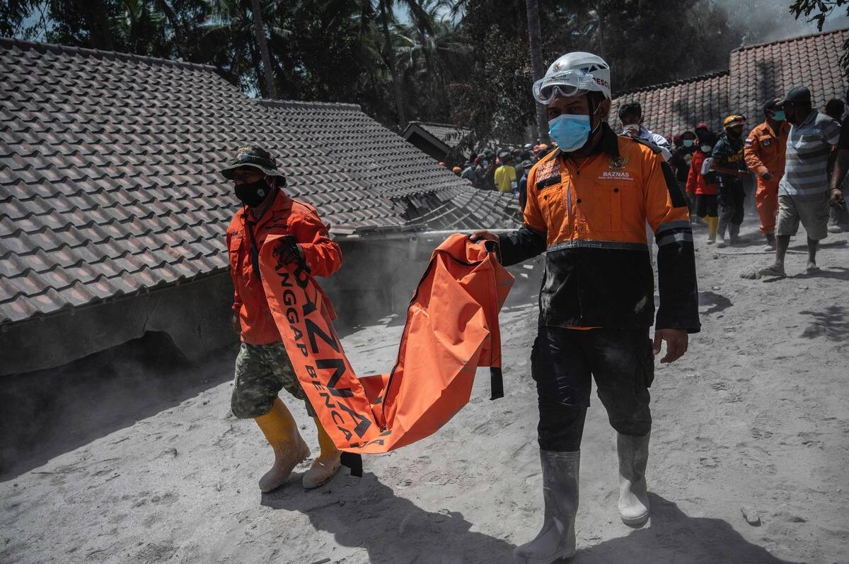 Indon&eacute;sie: le bilan de l'&eacute;ruption du volcan Semeru relev&eacute; &agrave; 34 morts