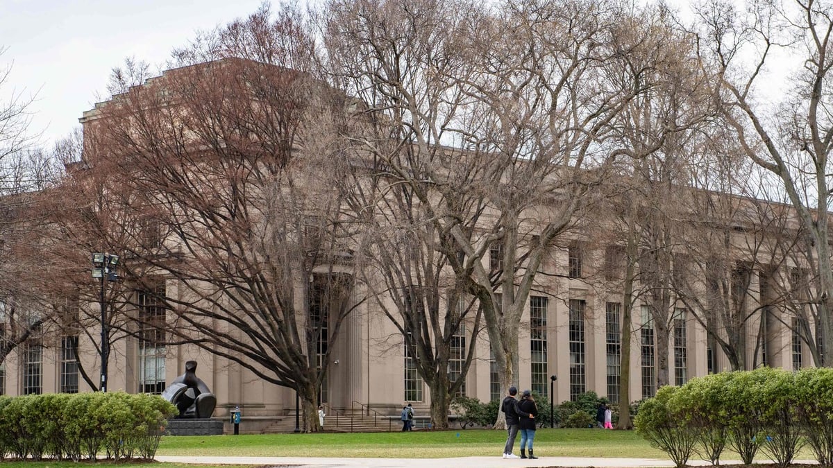 «Harvard est une blague, enseigne la haine et la stupidité»: Trump attaque à nouveau l'université