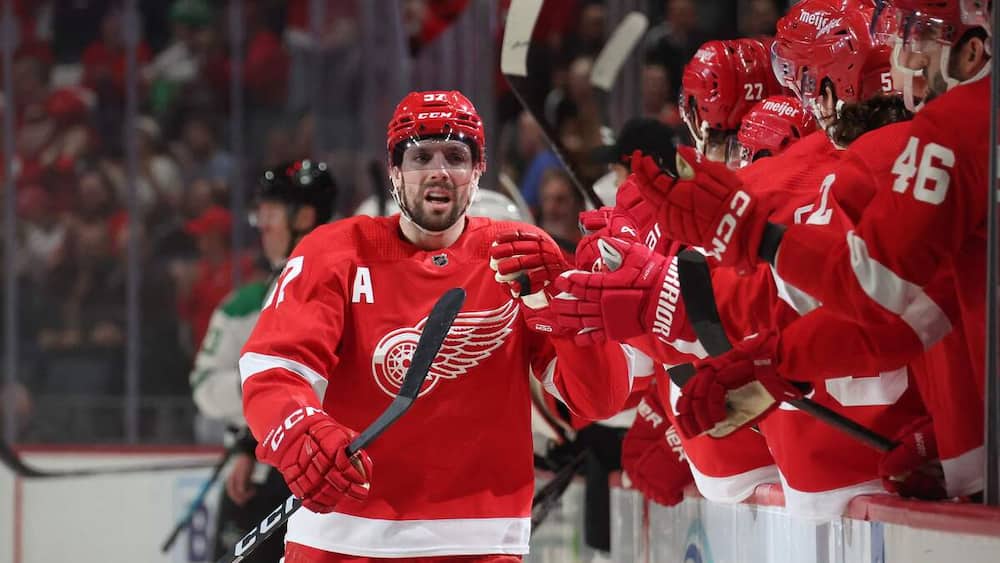 «Je lui dois quelques soupers»: David Perron devra faire pardonner son attaque sur Zub