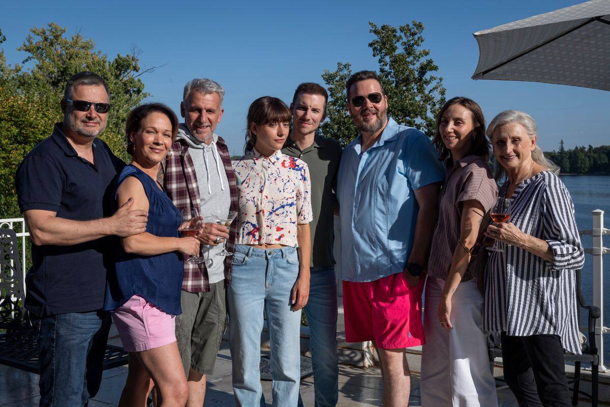 Apr&egrave;s &laquo;Menteuse&raquo;, le r&eacute;alisateur &Eacute;mile Gaudreault tourne &laquo;Maudits Fran&ccedil;ais&raquo;, une com&eacute;die sur le choc culturel entre le Qu&eacute;bec et la France