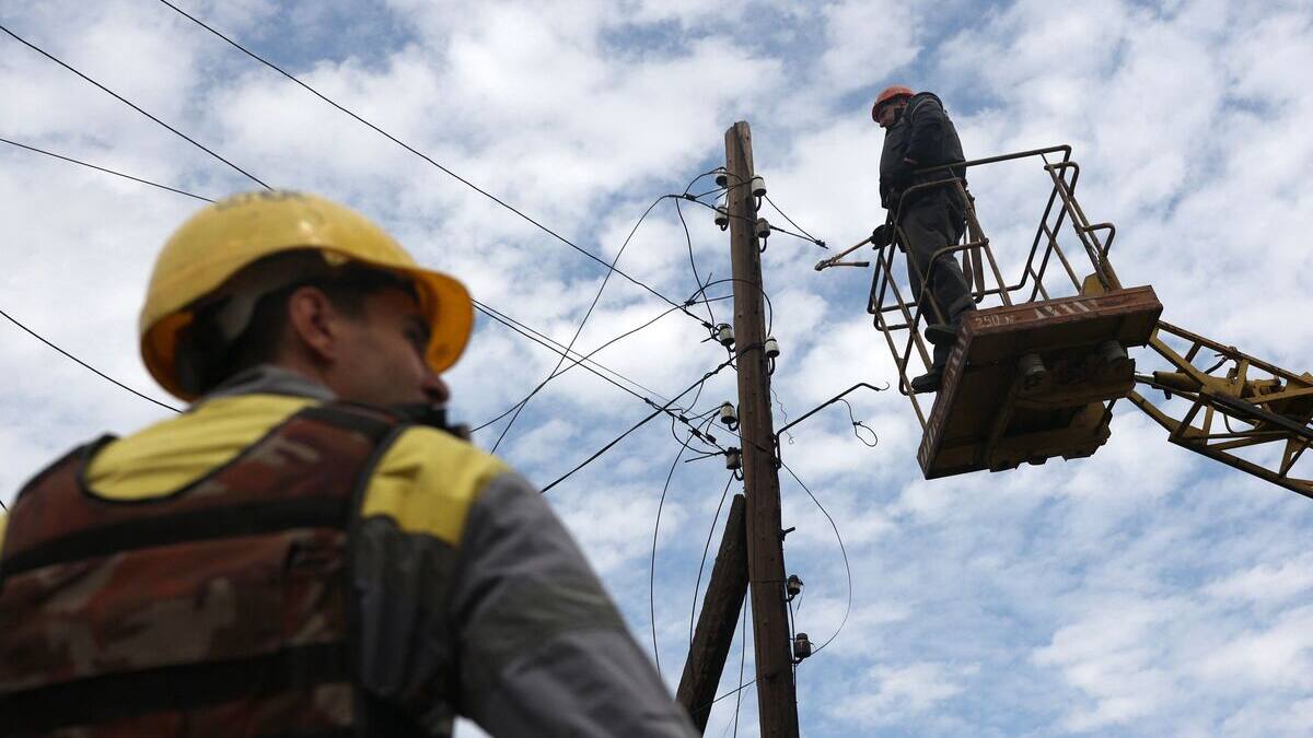 Le travail de Sisyphe des électriciens du Donbass face à une Russie offensive