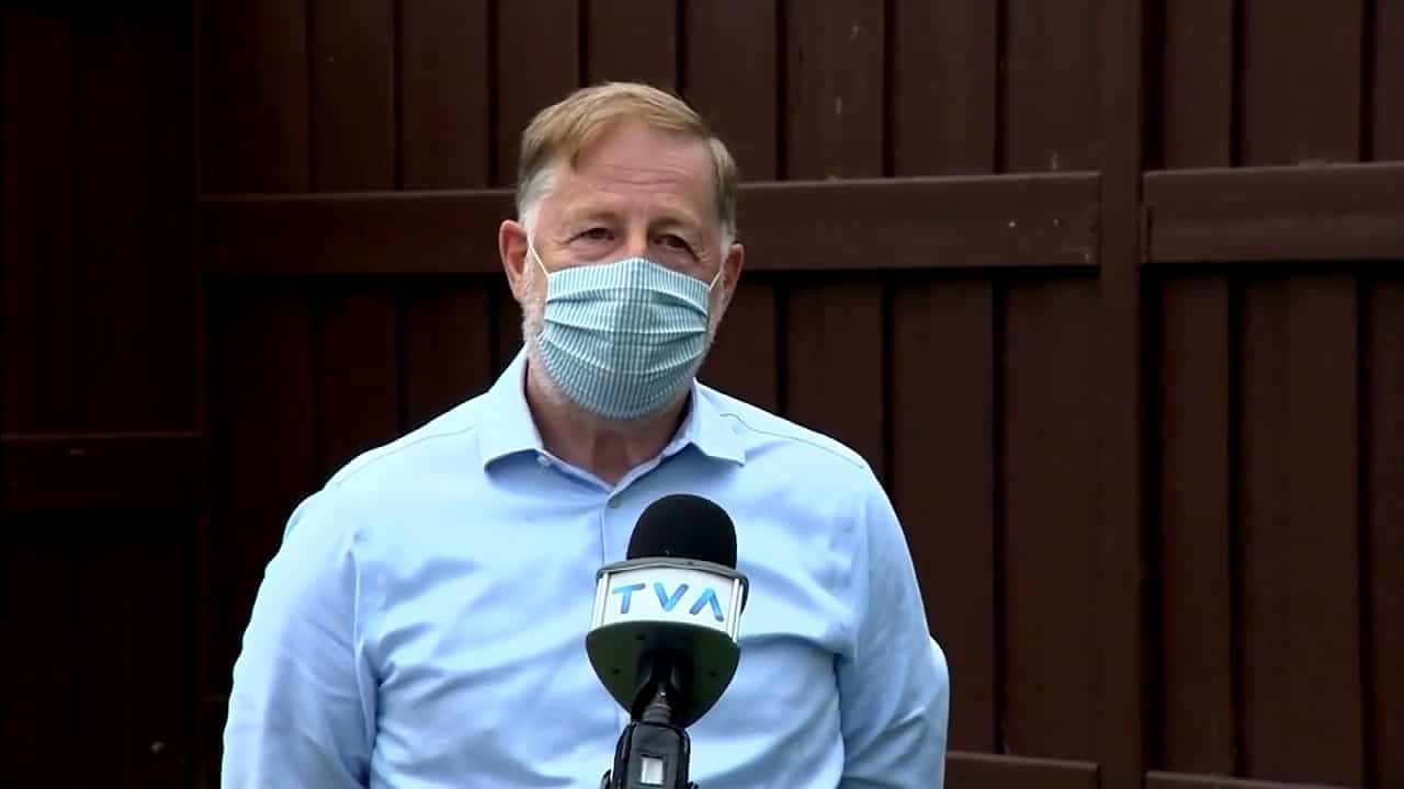 Laval dans la zone jaune et son maire en isolement | TVA ...