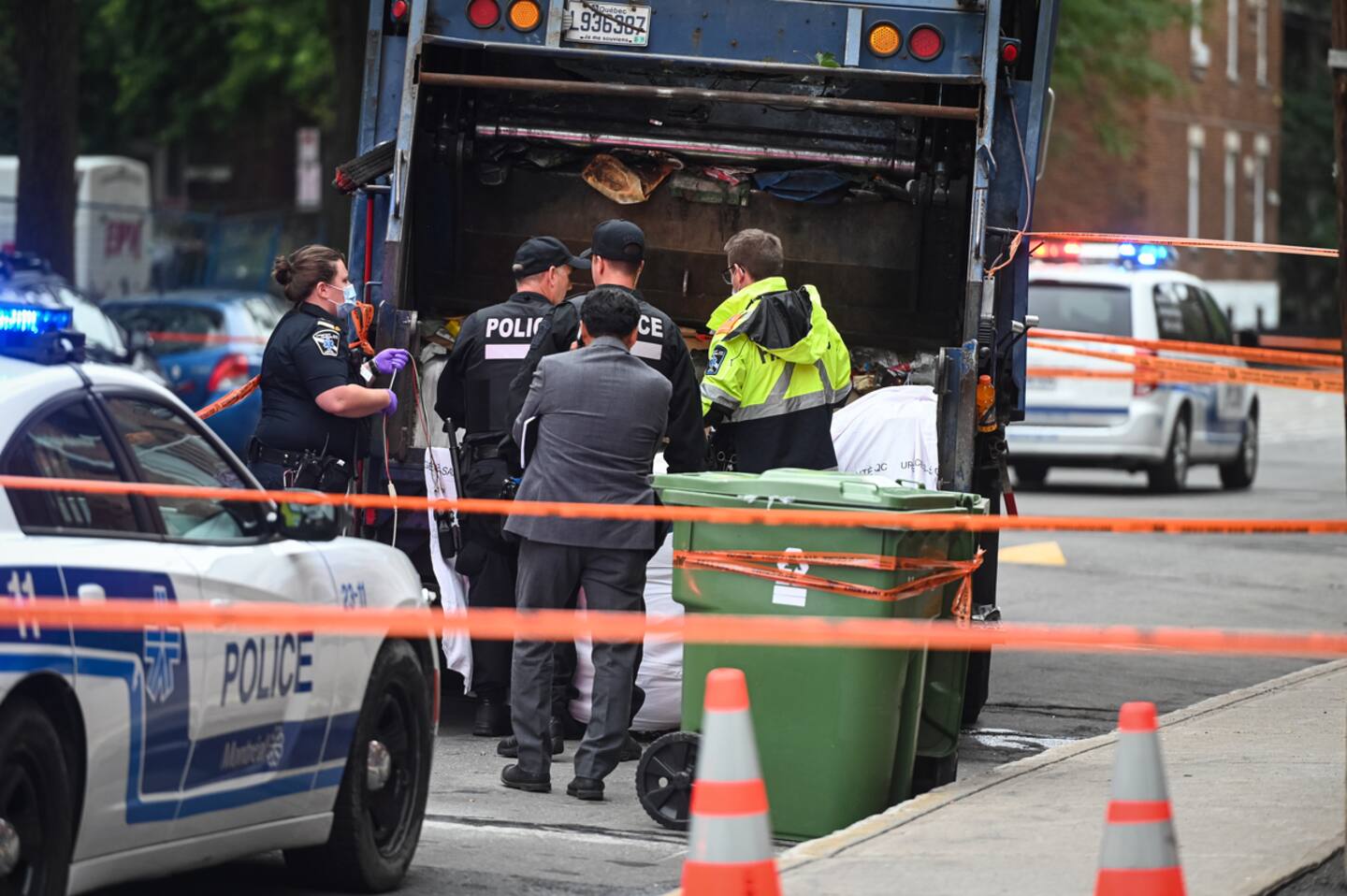18e homicide à Montréal: un corps découvert dans une benne à ordures