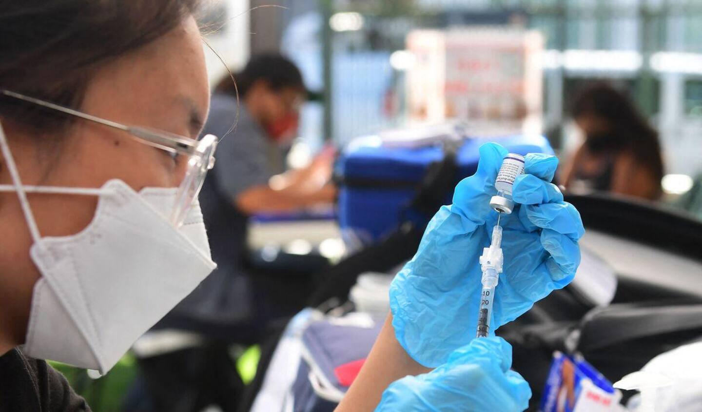 Les États-Unis autorisent une troisième dose de vaccin Pfizer pour les personnes âgées ou à «risque» Les États-Unis autorisent une troisième dose de vaccin Pfizer pour les personnes âgées ou à «risque»