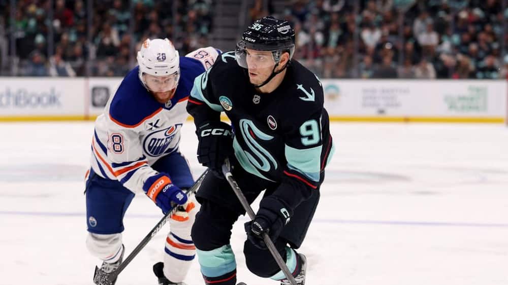 Les Blackhawks sacrifient un Québécois pour Burakovsky