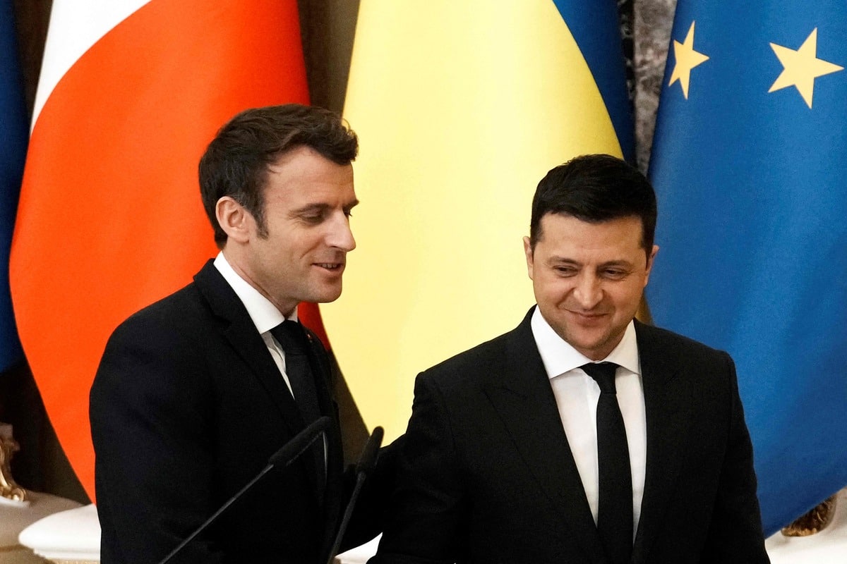 Guerre en Ukraine: le ton monte entre Zelensky et Macron
