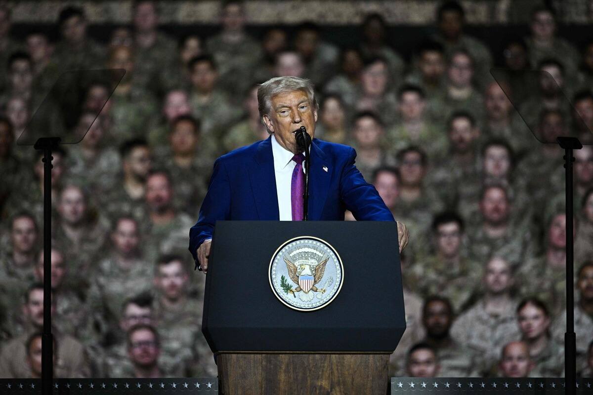 Trump continue d'entretenir le flou sur un éventuel troisième mandat ...