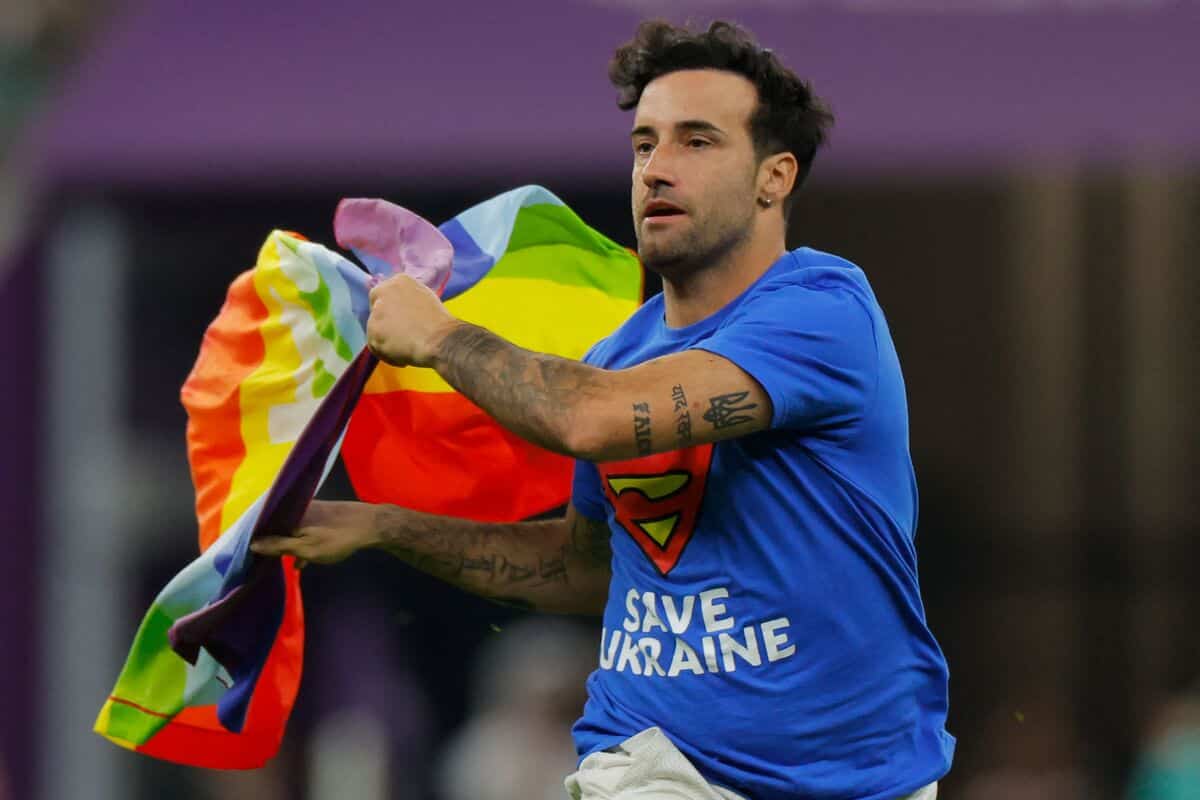 Qui est Mario Ferri, l’homme qui a «osé» brandir un drapeau LGBTQ+ lors ...